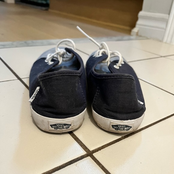Vans size 7.5 - Picture 2 of 3